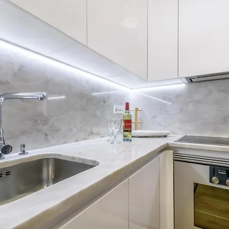Modern Flat In Downtown By Lovelystay Lissabon