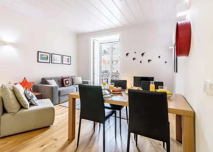 Modern Flat In Downtown By Lovelystay