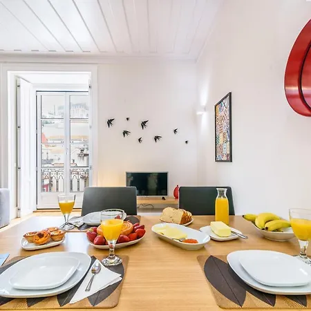 Modern Flat In Downtown By Lovelystay * ליסבון