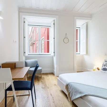 Modern Flat In Downtown By Lovelystay Apartmán