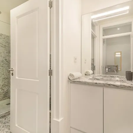 דירה Modern Flat In Downtown By Lovelystay ליסבון